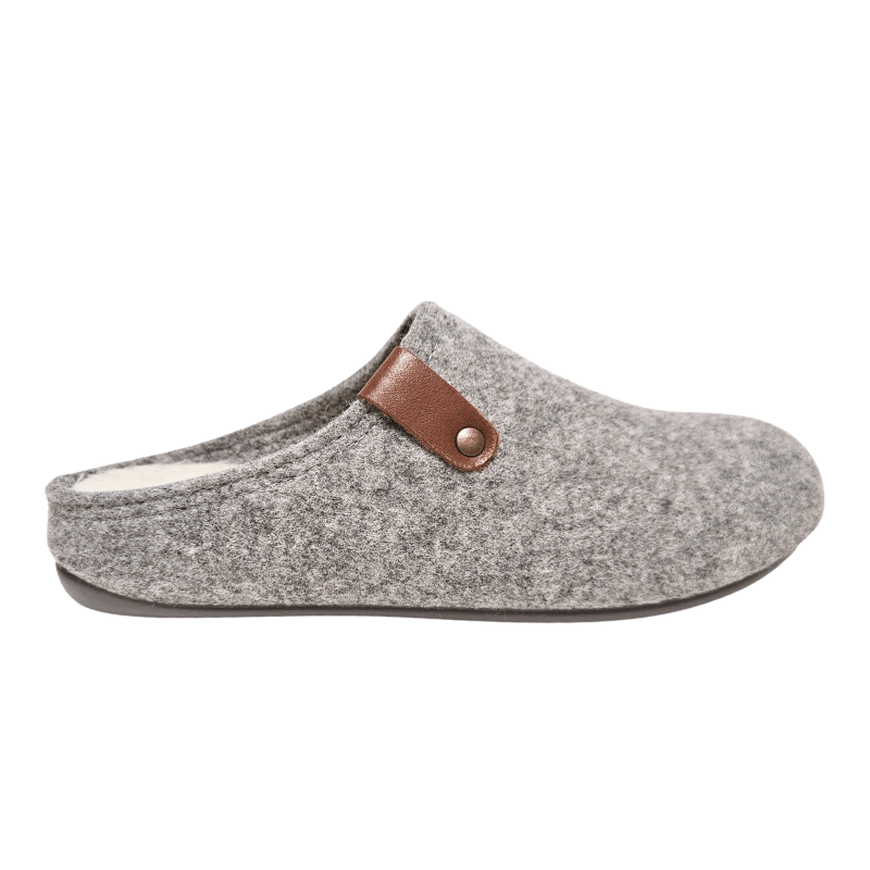 Chinelo de senhora cinzento Bella Moda em lã visto de lado com tira de couro castanha