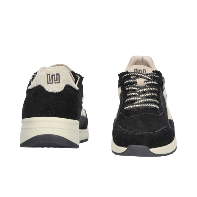 Sapato de veludo nubuck 'Jenna' em preto