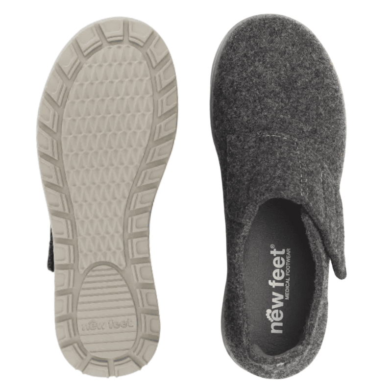 Pantufa New Feet de senhora vista de cima com palmilha e sola exterior antiderrapante com padrão