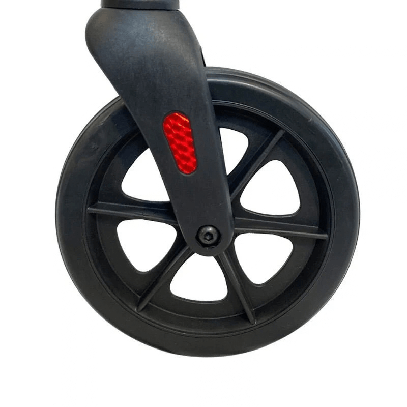 Imagem detalhada de uma roda de borracha preta antifuro do andarilho Ibis com refletor vermelho