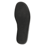 Sola exterior antiderrapante preta de um chinelo de homem, vista por baixo com textura