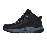 Bota preta Skechers para homem, vista lateral direita, com sola cinzenta robusta e atacadores